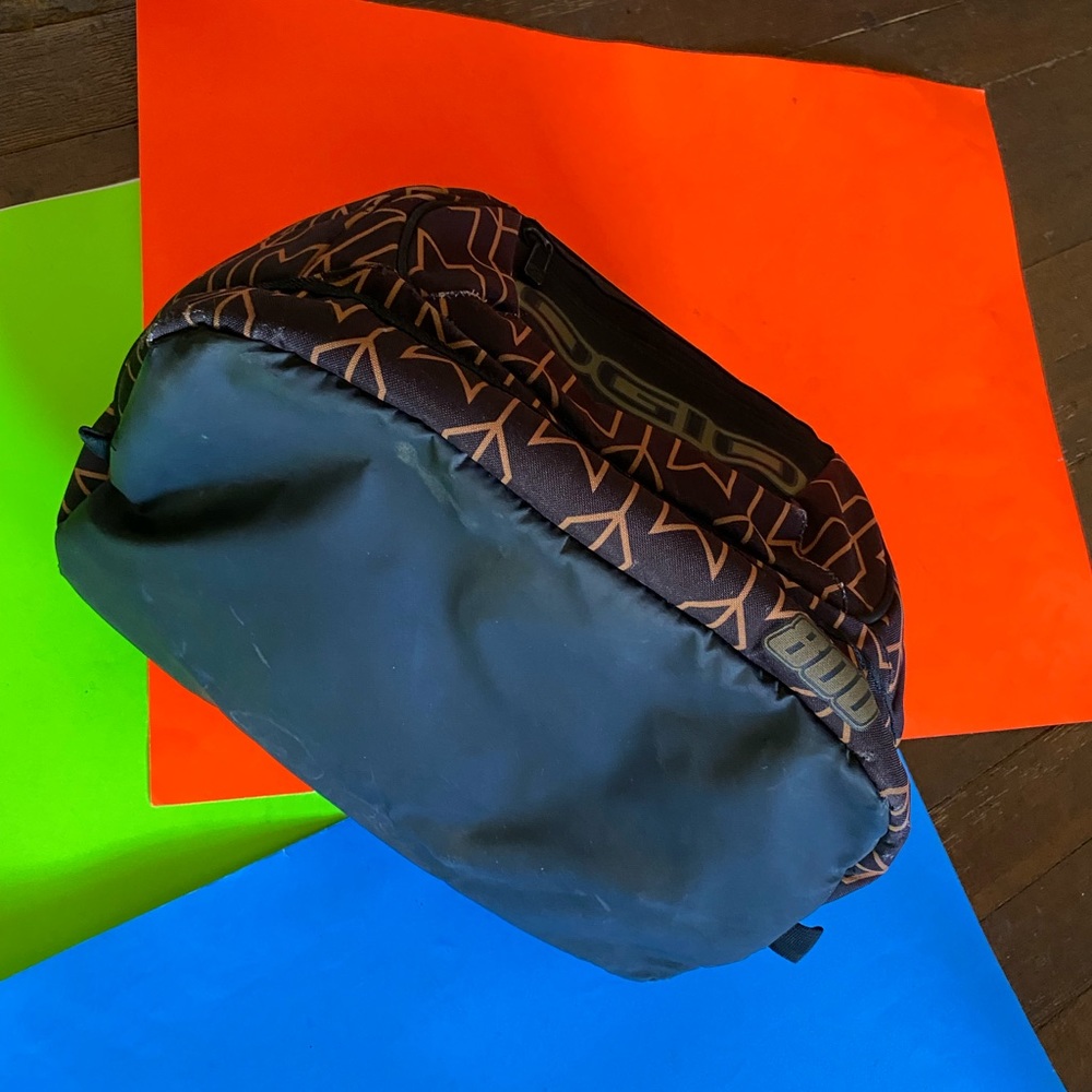 OGIO gym/travel bag - Picture 4 of 8